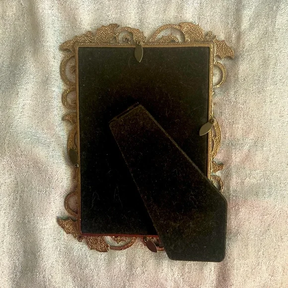 Festive Enamel Cast Metal 5x7 Picture Frame Silver With Green & Red - Picture 8 of 9